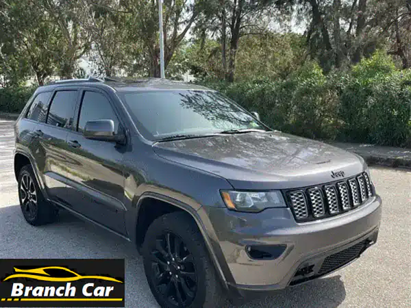 جيب جراند شيروكي 2018 Altitude Plus: رفاهية الأداء، وارد...