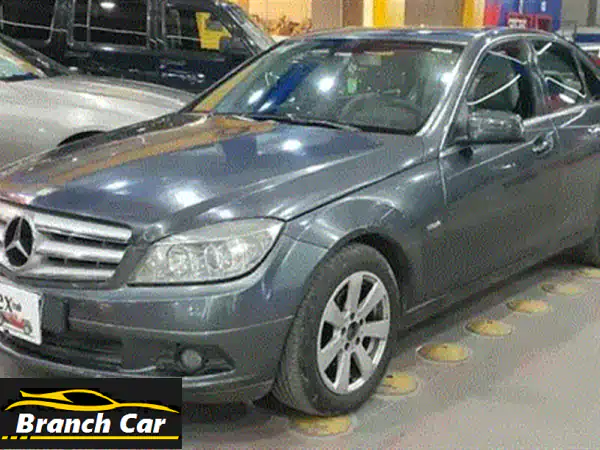 مرسيدس C180 2011 كلاسيك: رفاهية الأداء واللون الرمادي الأنيق بحالة استثنائية!