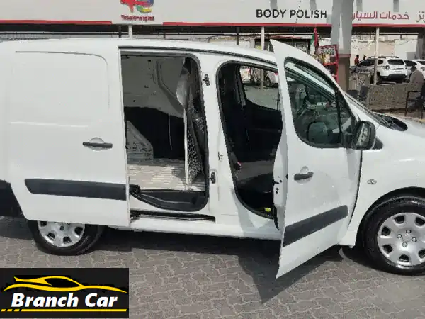 فرصة عمل لا تعوض: بيجو بارتنر 2018 لونج بودي – بنزين، يدوي، بسعر 17,500 درهم فقط!