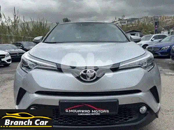 فرصة استثنائية: تويوتا C-HR 2020 XLE للبيع - أسود لامع، 65 ألف كم - أناقة، كفاءة وأمان متكامل!