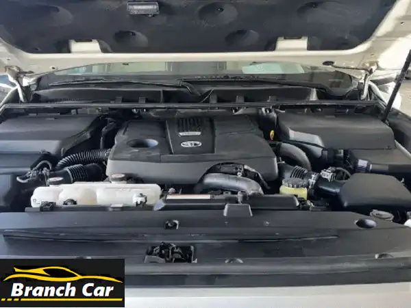 🔥 فرصة لا تعوض! لاند كروزر GXR 2023 ممشى قليل (47 ألف كم) – بحالة الوكالة من الصدام للصدام! سعر مغرٍ في الإمارات.