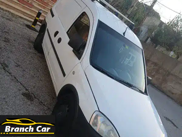 أوبل كومبو 2011: شبه جديدة، نظافة فائقة، استخدام...