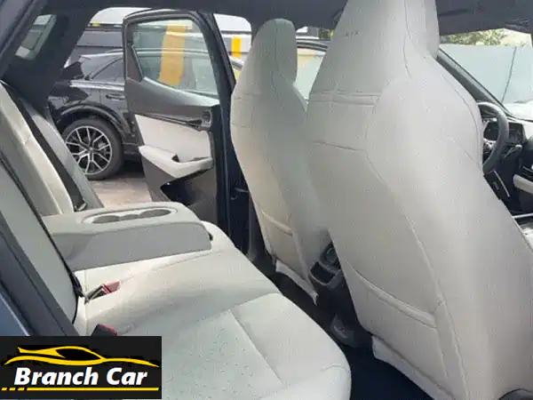 فولكس فاجن ID UNYX Max 2025 AWD: المدى الكهربائي (600 كم)،...