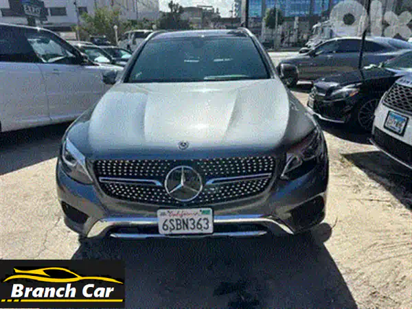 Mercedes GLC 3004 matic 2018 black on black (clean carfax73000 miles)