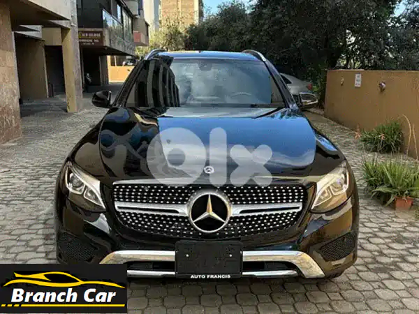 Mercedes GLC 3004 matic 2018 black on black (clean carfax73000 miles)
