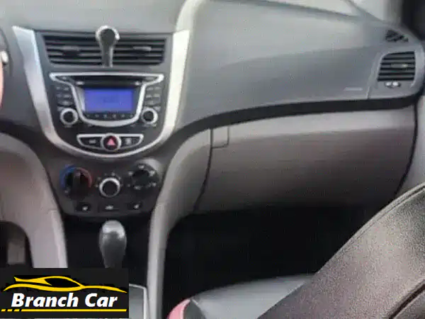 هيونداي أكسنت 2013 للبيع: سيارة بيت عائلية...