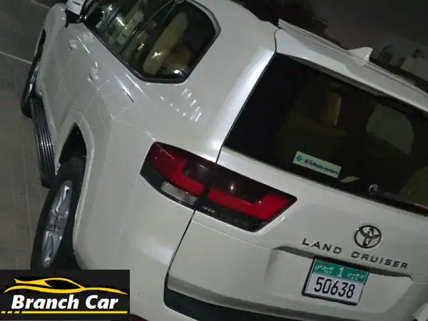 تويوتا لاند كروزر 2024 للبيع: استيشن أبيض لؤلؤي 6 سلندر - صبغة وكالة!