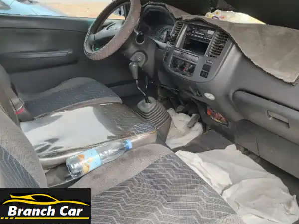 فرصة لا تعوض! باص نيسان أورفان 2006 للبيع: مكيف مركزي وفحص ساري، جاهز للانطلاق!