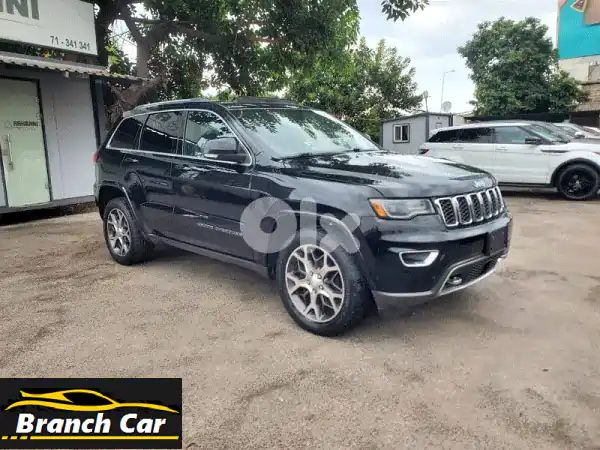 Jeep Grand Cherokee 2018 (clean car fax)