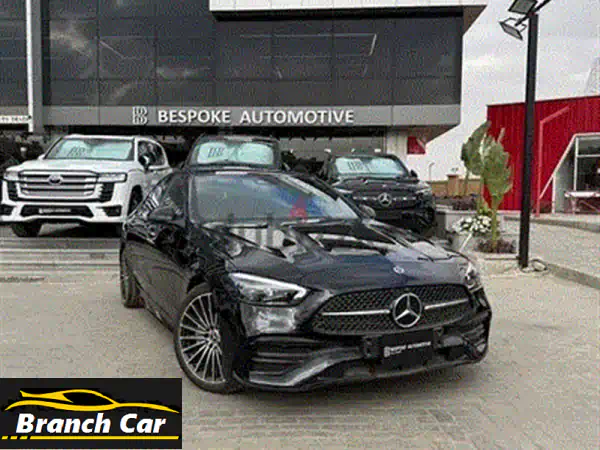 مرسيدس C200 2026 AMG بريميوم بلس: الفخامة السوداء والجملية بانتظارك! ✨