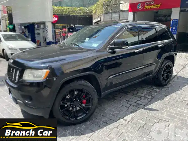 للبيع: جيب جراند شيروكي 2012 LTD V8 - أسود فخم،...