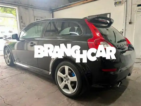 فولفو C30 R Design T Essence 2011 للبيع – أناقة سويدية...