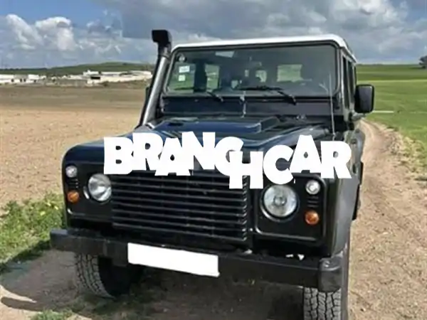 فرصة نادرة! لاند روفر ديفندر TD5 موديل 2012 بحالة ممتازة...