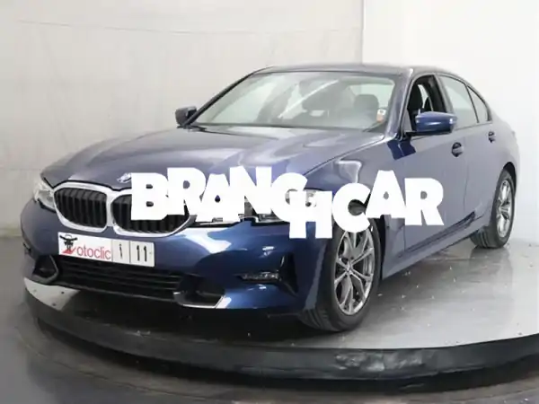 امتلك الفخامة الألمانية: BMW 320d Sport 2021 بحالة المصنع...
