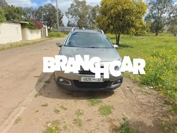 فرصة لا تُعوّض: بيجو 2018 بحالة المصنع - 5 أبواب،...