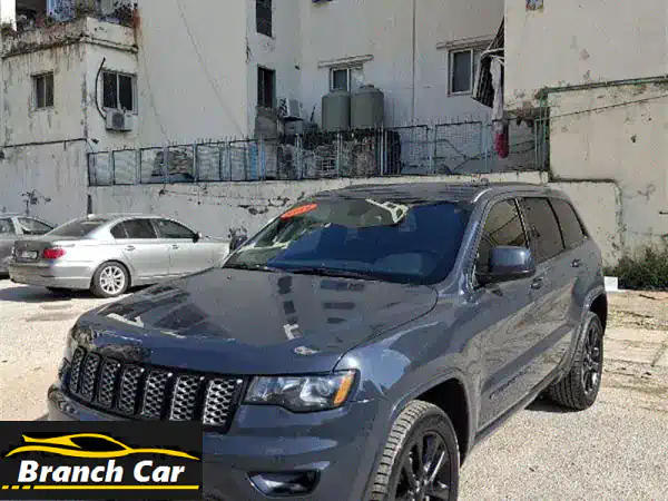 Jeep Grand Cherokee 20184x4 altitude clean car fax