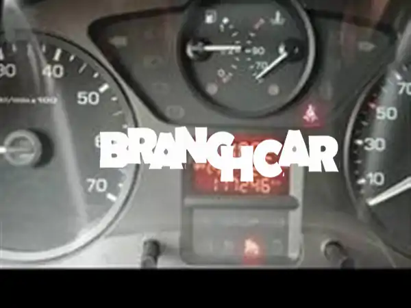 سيارة نظيفة للبيع