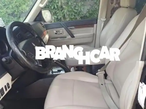 للبيع: ميتسوبيشي باجيرو ديزل 2009 أوتوماتيك 5 أبواب...