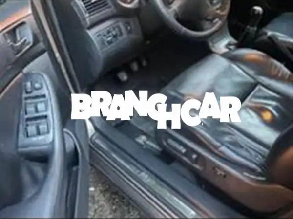 تويوتا أفينسيس ديزل يدوية 2006 في طنجة