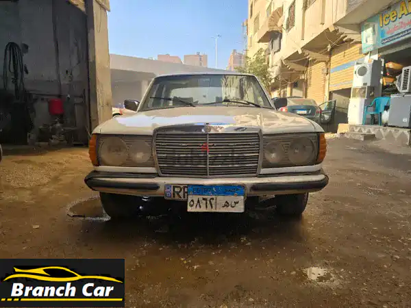 مرسيدس بنز 200 كلاسيك: موديل 1977 (معدلة 1980) - أوتوماتيك...