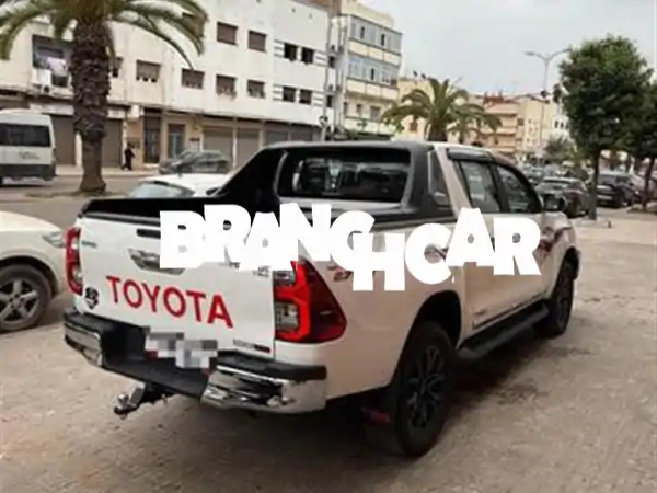 تويوتا هايلكس كابينة مزدوجة