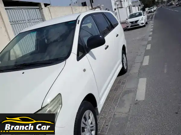 تويوتا إنوفا 2015 للبيع في قطر - حالة ممتازة ورخصة جديدة (رحيل مغتربين)