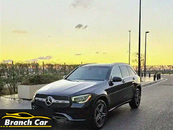 مرسيدس GLC300 2017 4MATIC - أزرق/أبيض ملكي | Carfax نظيف | قيادة فاخرة بامتياز!