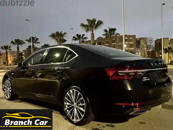 سكودا سوبرب 2025 Ambition: رفاهية الأداء والتقسيط الميسر بانتظارك في اكسدرايف!