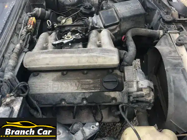 بي إم دبليو 1982 كلاسيكية: 4 سلندر أوتوماتيك - قصة...