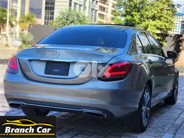 مرسيدس C300 كوبيه 4MATIC 2018 | أزرق ميتاليك على أحمر | رادار & نقطة عمياء | الأناقة بانتظارك!