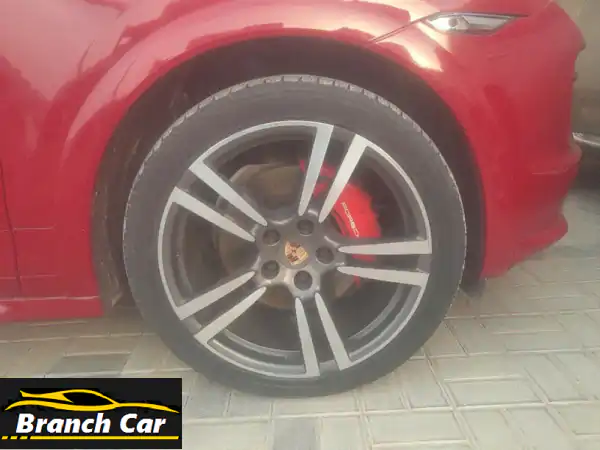 بورش كايين تربو GTS 2013 للبيع: فخامة الأداء بحالة الوكالة وبدون حوادث!