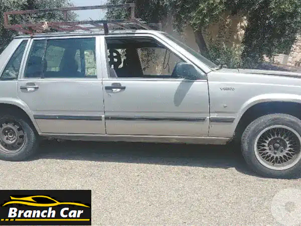 فولفو 240 موديل 1987 للبيع: محرك نظيف، مثالية للعمل...