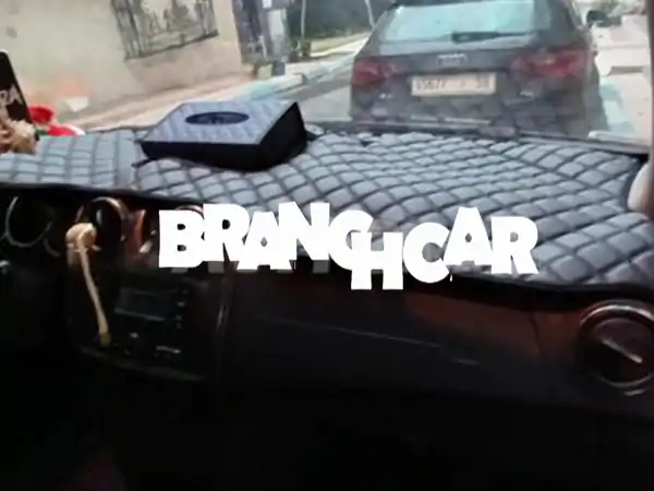 سيارة في حالة جيدة للبيع