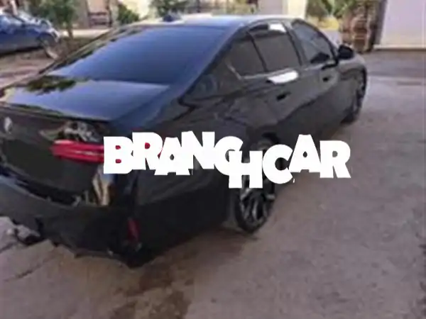 BMW الفئة الخامسة 520d xDrive M إصدار 2024 للبيع من المالك مباشرة | استيراد جديد بحالة المصنع
