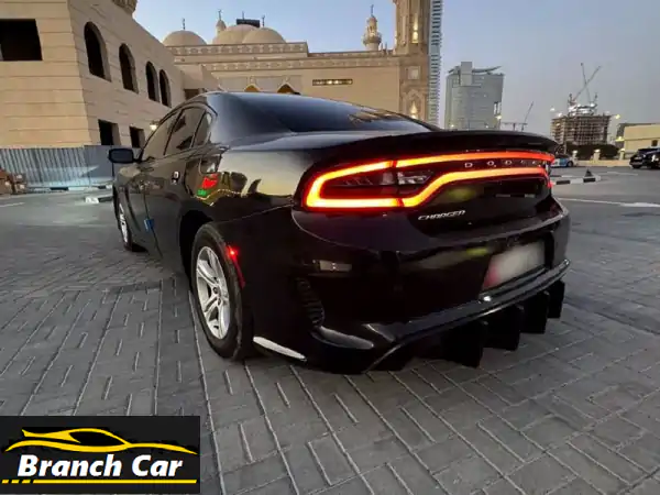 دودج تشارجر 2020 SRT (محولة بالكامل): أسود لامع، جلد أحمر فاخر V6 | أداء وقوة استثنائية للبيع