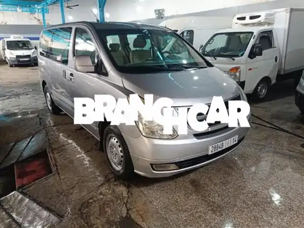 فرصة ذهبية بفاس: هيونداي H1 ديزل 2013 - 9 مقاعد...