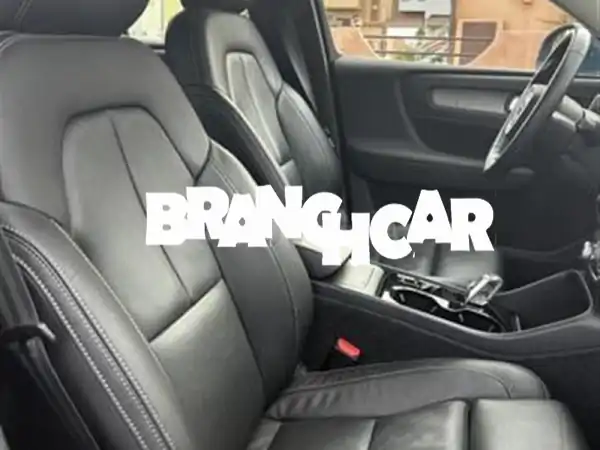 فولفو XC40 كالجديدة