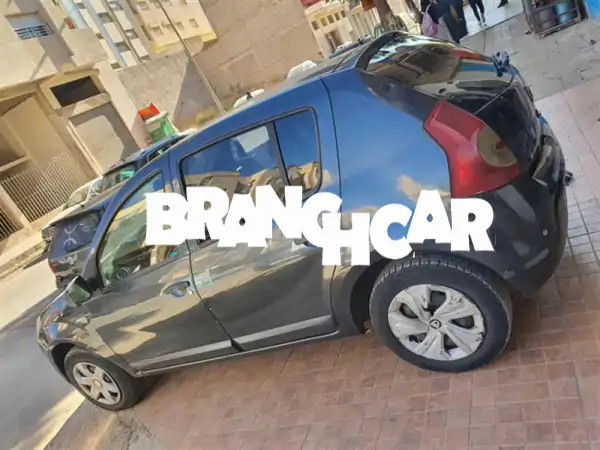 سيارة داسيا سانديرو بحالة ممتازة للبيع