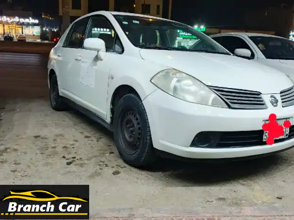 جير وماكينة وشاص وكالة. ضربة خفيفة في الرفرف...