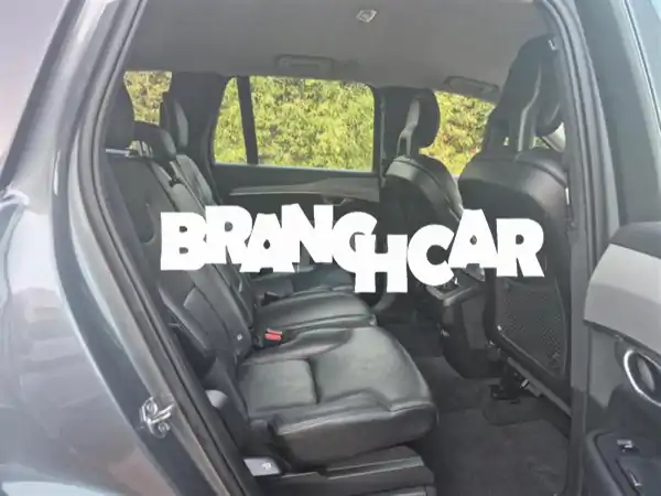 فرصة مميزة: فولفو XC90 B5 Momentum ديزل 2021 AWD – قمة الفخامة والأداء (235 حصان)