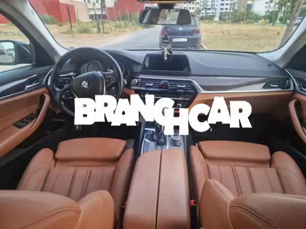 فرصة ذهبية: BMW الفئة الخامسة G30 2017 – صيانة وكالة، أداء فاخر لا يُضاهى!