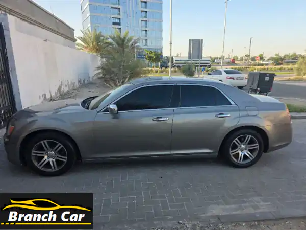 امتلك الفخامة بثقة: كرايسلر 300C موديل 2014 بحالة ممتازة - تأمين جديد وقابل للتحويل!