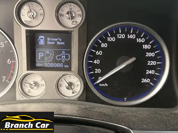 فرصة لا تعوض: لكزس LX570 موديل 2009 (شكل 2015) | خليجي، أبيض/أحمر بـ 55,000 درهم فقط!