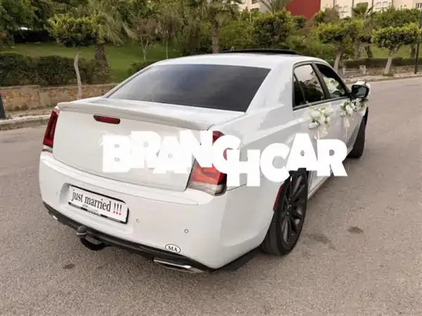 فرصة استثنائية: كرايسلر 300 SRT ديزل 2013 | بهيئة بيبي بنتلي 2020 كاملة المواصفات (حالة وكالة)