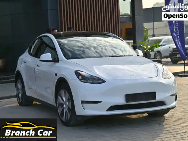 Tesla model Y 2024