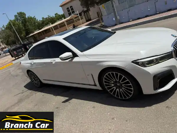 امتلك الرفاهية والأداء: BMW 740 IL 2021 بضمان ساري وصيانة وكالة!