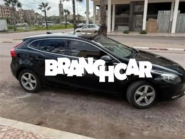 VOLVO V40D22.0 L BVM 150 ألف كم 2016