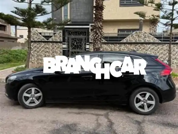 VOLVO V40D22.0 L BVM 150 ألف كم 2016