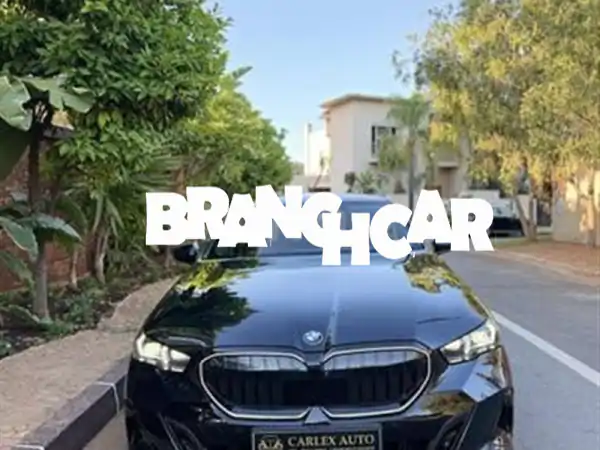 امتلك الأسطورة: BMW الفئة الخامسة M Edition 2024 | فخامة، أداء...
