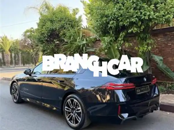 امتلك الأسطورة: BMW الفئة الخامسة M Edition 2024 | فخامة، أداء M لا يُضاهى (30 ألف كم فقط) | خيارات استبدال متاحة!